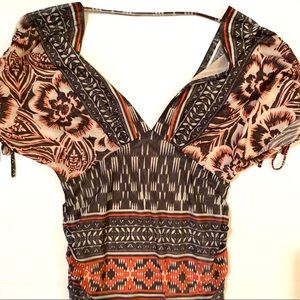 Very cute Bebe top XS!